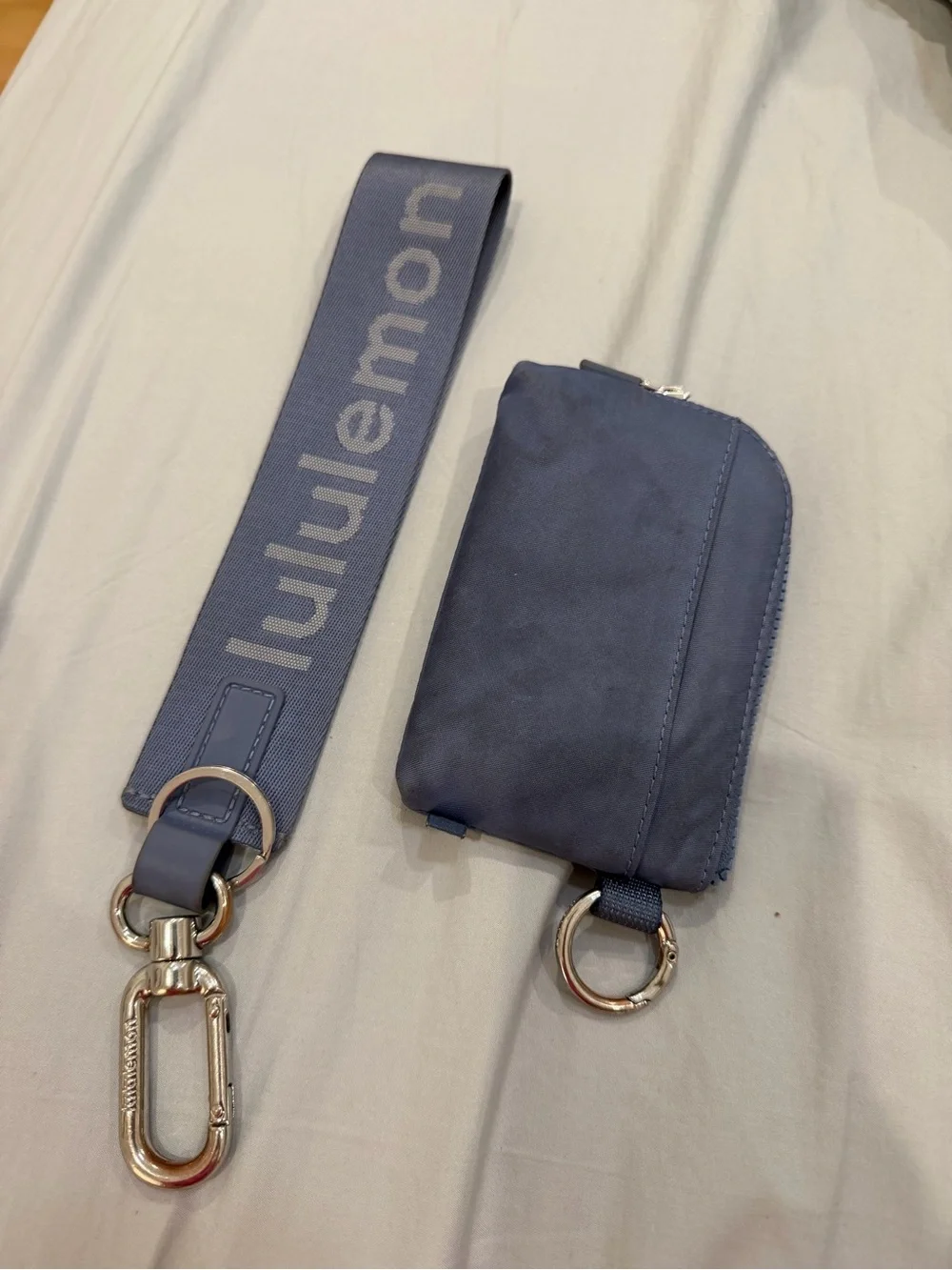 Lululemon Never Lost Keychain Oasis Blue & matching Clippable card pouch